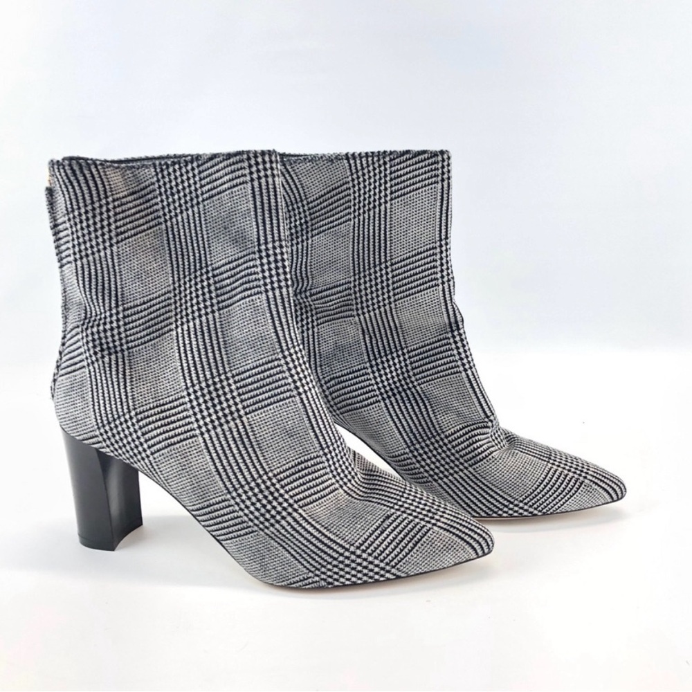 Club Monaco Aaylina booties